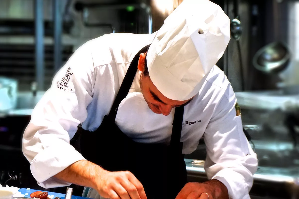 Ciclostazione Frattini - Chef preparazione piatto