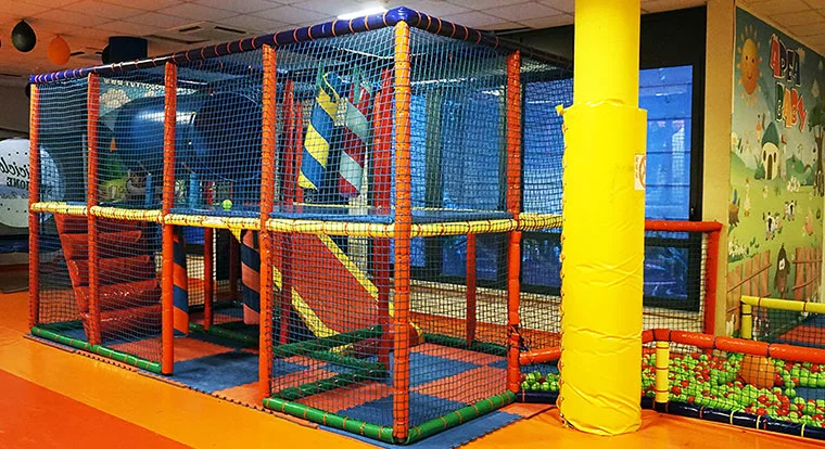 Ciclostazione Frattini - Area giochi ristorante
