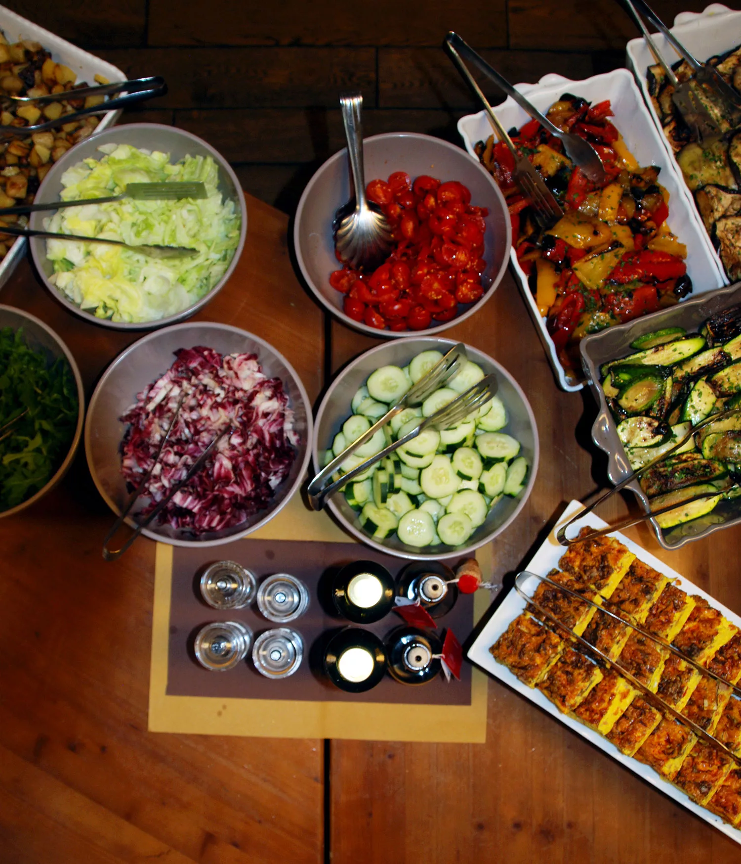 piatti di verdure per il brunch di Ciclostazione Frattini